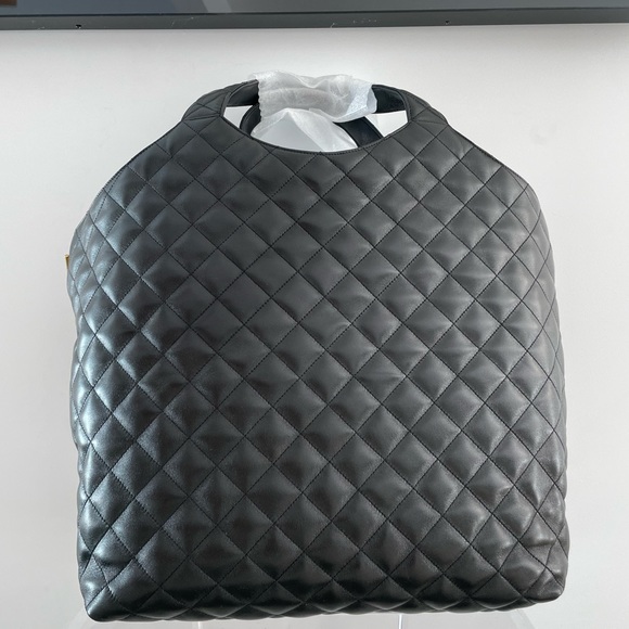 ICARE Maxi Shopping bag in Quilted Lambskin - Picture 5 of 6